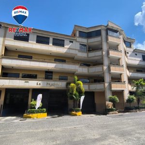 En Alquiler Local Comercial Nº 27 Ubicado en la Av. Simón Bolívar, Centro Empresarial Don Nino, Guanare, Portuguesa, Venezuela (1032)