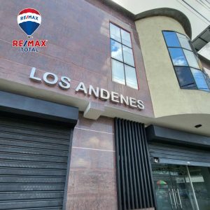 En Venta Centro Comercial Los Andenes, conformado por 19 locales, ubicado en la Av. Unda entre Carreras 6 y 7, Guanare, Portuguesa, Venezuela (1028)