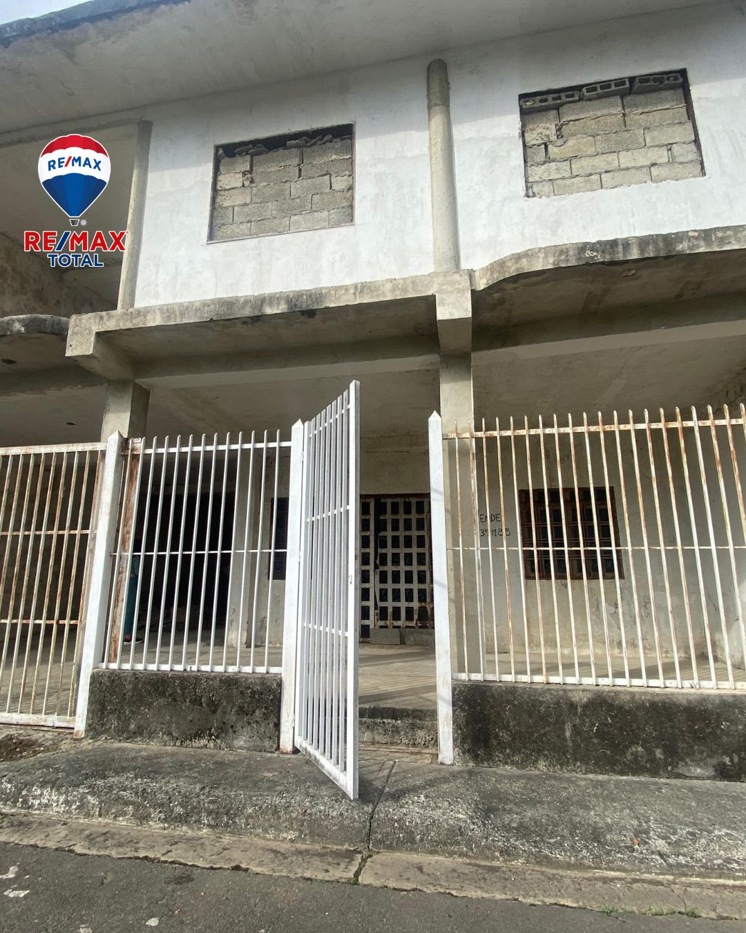 En Venta Casa de 2 plantas en Obra Gris, ubicada en Guanare, Urb. Altos de la Colonia, Casa, Calle 4, N° 129, Guanare, Portuguesa, Venezuela