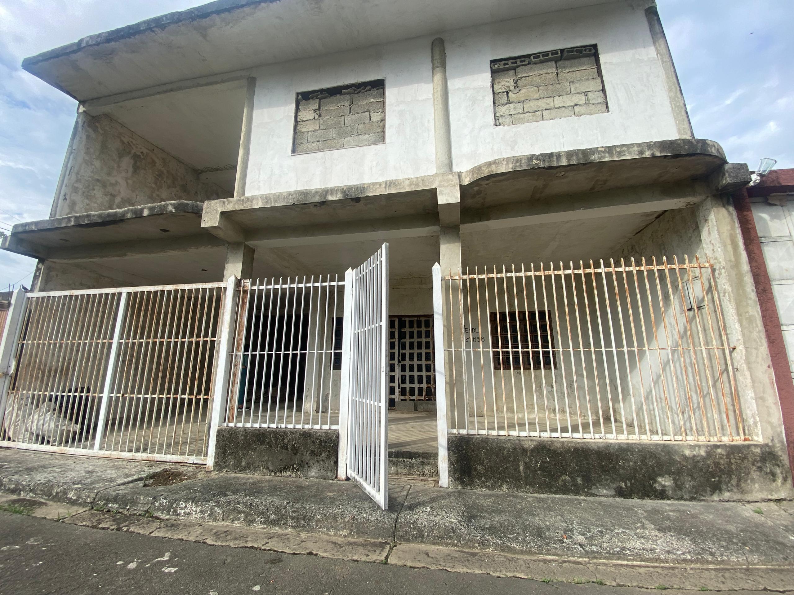 En Venta Casa de 2 plantas en Obra Gris, ubicada en Guanare, Urb. Altos de la Colonia, Casa, Calle 4, N° 129, Guanare, Portuguesa, Venezuela - Imagen 8