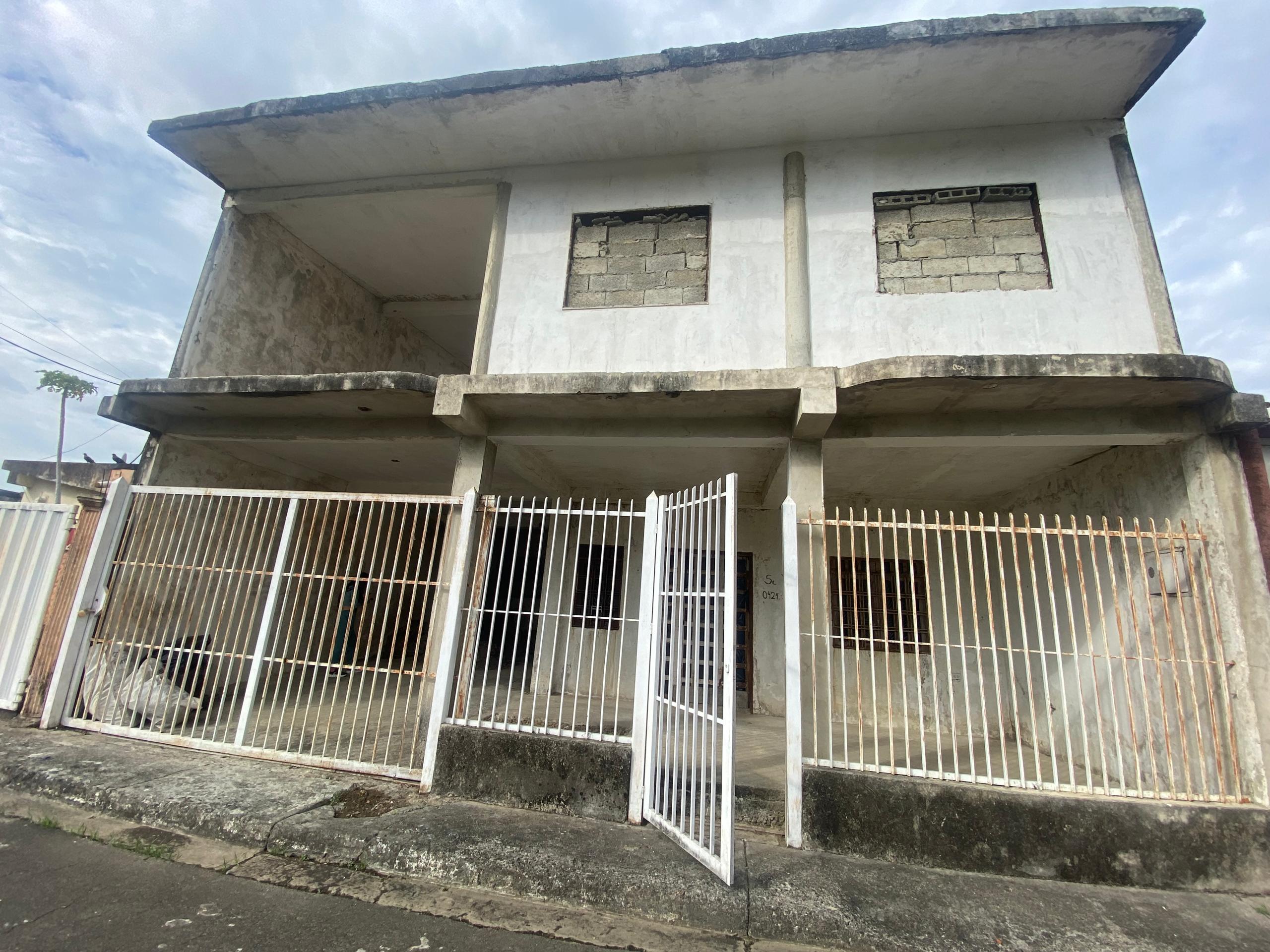 En Venta Casa de 2 plantas en Obra Gris, ubicada en Guanare, Urb. Altos de la Colonia, Casa, Calle 4, N° 129, Guanare, Portuguesa, Venezuela - Imagen 7