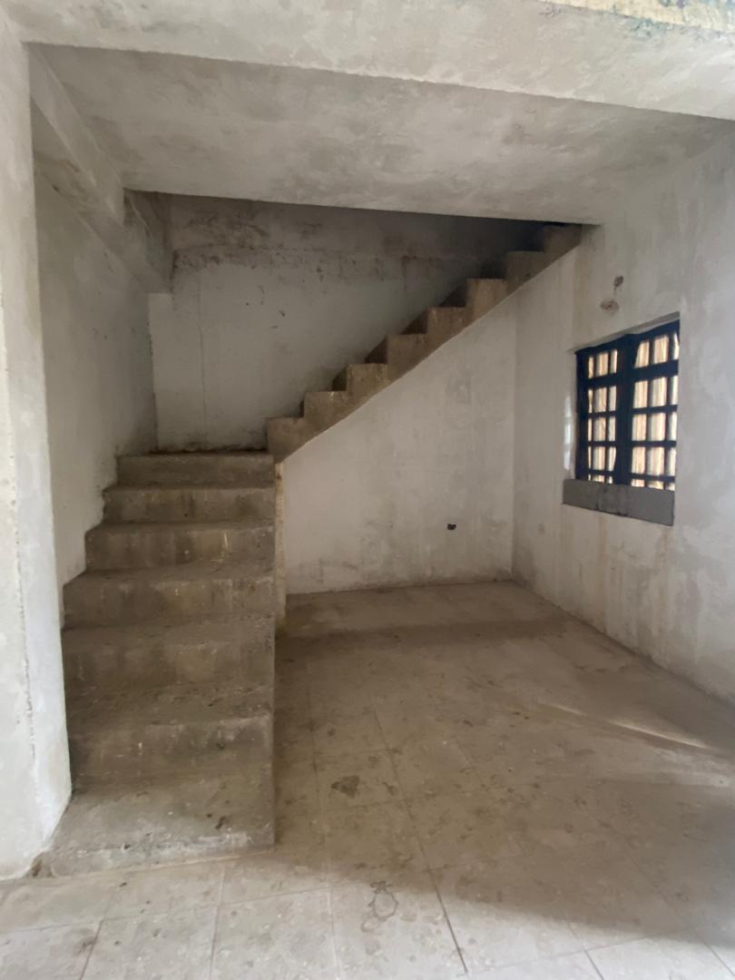 En Venta Casa de 2 plantas en Obra Gris, ubicada en Guanare, Urb. Altos de la Colonia, Casa, Calle 4, N° 129, Guanare, Portuguesa, Venezuela - Imagen 5