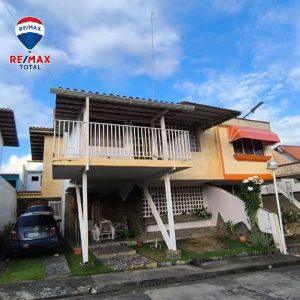 En Venta Casa de dos plantas ubicada en el Conjunto Residencial del Este, Sector Los Cortijos, Carretera Nacional, prolongación Av. 23 de Enero, Av. Los Caobos, Guanare, Portuguesa, Venezuela