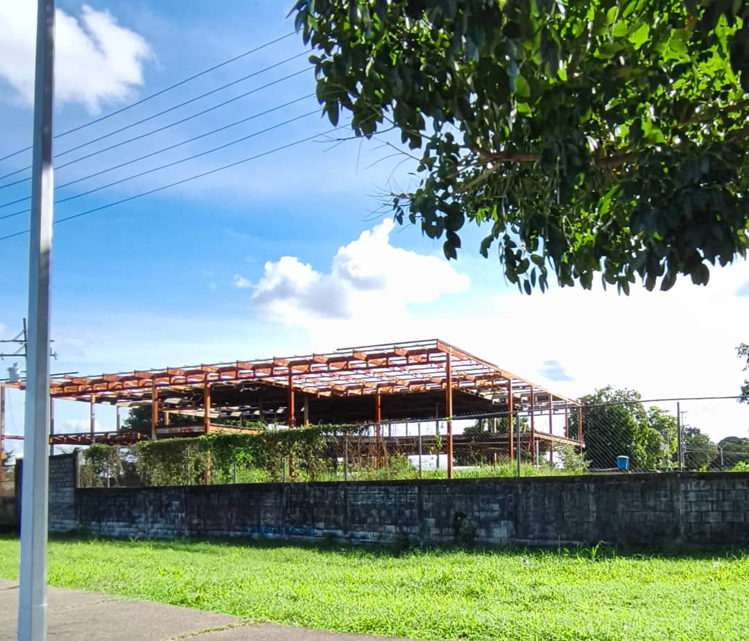 En Venta Estructura para Locales Comerciales en Construcción, ubicado en Guanare, Av. Simón Bolívar con Av. 23 de Enero, Guanare, Portuguesa, Venezuela - Imagen 5