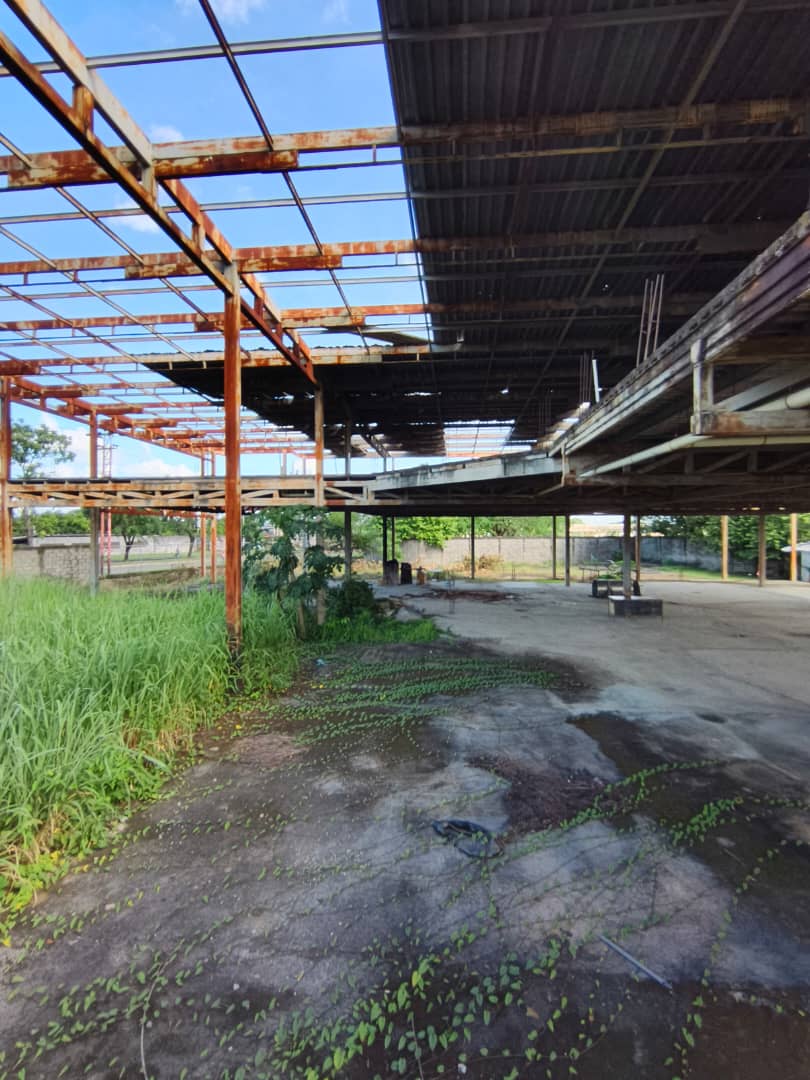 En Venta Estructura para Locales Comerciales en Construcción, ubicado en Guanare, Av. Simón Bolívar con Av. 23 de Enero, Guanare, Portuguesa, Venezuela - Imagen 9