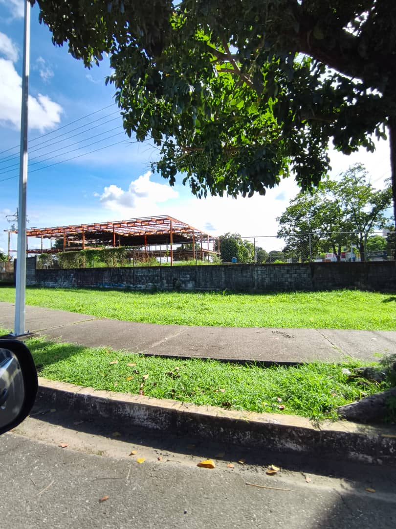 En Venta Estructura para Locales Comerciales en Construcción, ubicado en Guanare, Av. Simón Bolívar con Av. 23 de Enero, Guanare, Portuguesa, Venezuela - Imagen 10