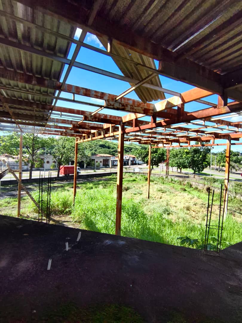 En Venta Estructura para Locales Comerciales en Construcción, ubicado en Guanare, Av. Simón Bolívar con Av. 23 de Enero, Guanare, Portuguesa, Venezuela - Imagen 16