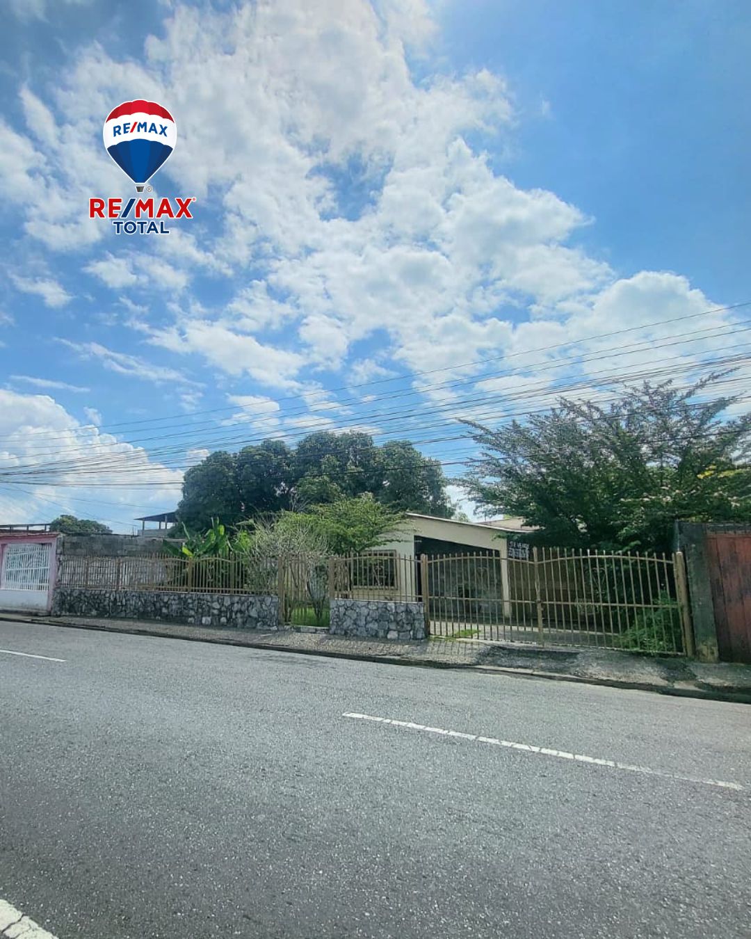 En Venta Casa y terreno propio ubicada en Sector El Cementerio, Corredor vial de la Carrera 12 entre calles 20 y 21, Guanare, Portuguesa, Venezuela