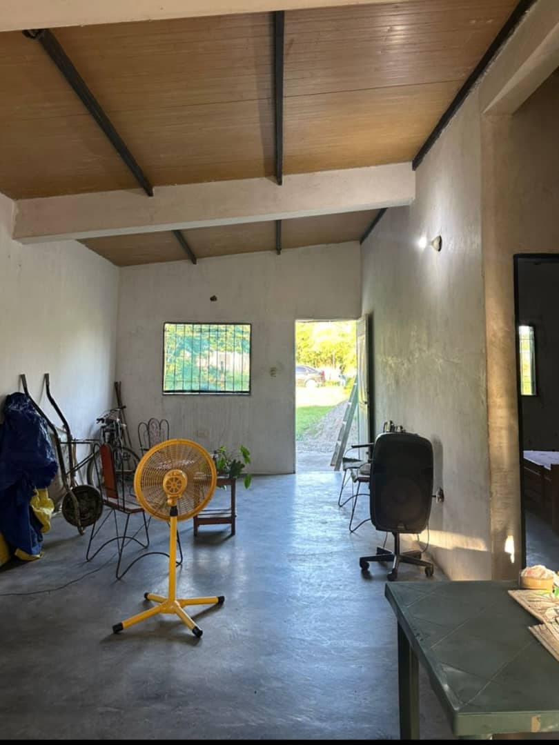 En Venta Parcela con bonita Casa ubicada en Guanare, Parcelamiento La Libertad, Guanare, Portuguesa, Venezuela - Imagen 15