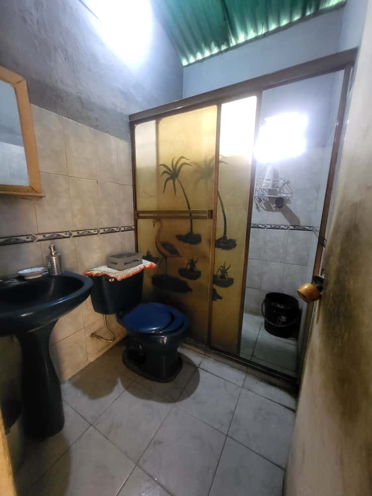En Venta Casa y terreno propio ubicada en Sector El Cementerio, Corredor vial de la Carrera 12 entre calles 20 y 21, Guanare, Portuguesa, Venezuela - Imagen 6