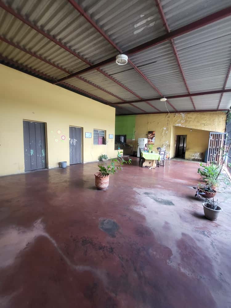 En Venta Casa y terreno propio ubicada en Sector El Cementerio, Corredor vial de la Carrera 12 entre calles 20 y 21, Guanare, Portuguesa, Venezuela - Imagen 14