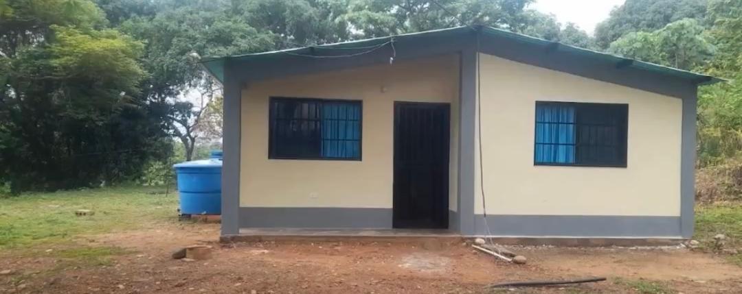 En Venta Casa con amplio terreno ubicada en Guanare, Sector Mesa Alta vía principal, Guanare, Portuguesa, Venezuela - Imagen 3