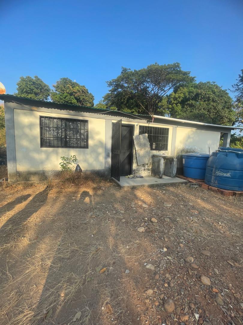 En Venta Casa con amplio terreno ubicada en Guanare, Sector Mesa Alta vía principal, Guanare, Portuguesa, Venezuela - Imagen 10