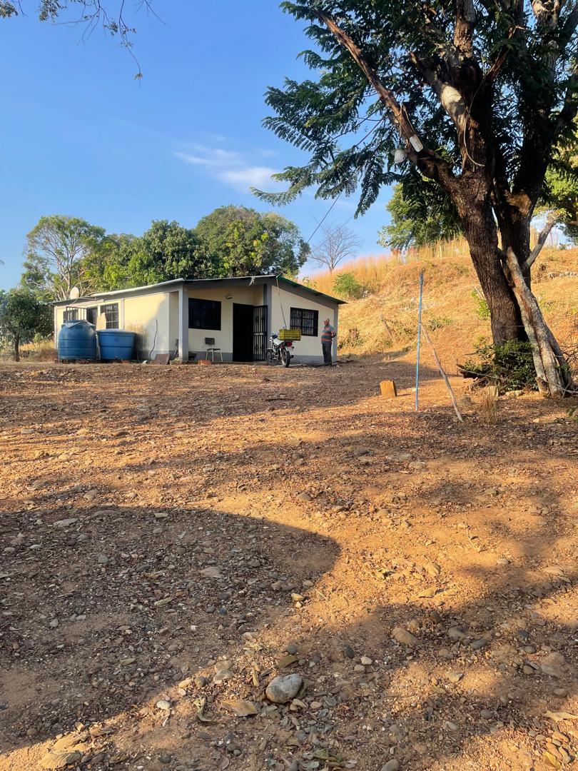 En Venta Casa con amplio terreno ubicada en Guanare, Sector Mesa Alta vía principal, Guanare, Portuguesa, Venezuela - Imagen 14