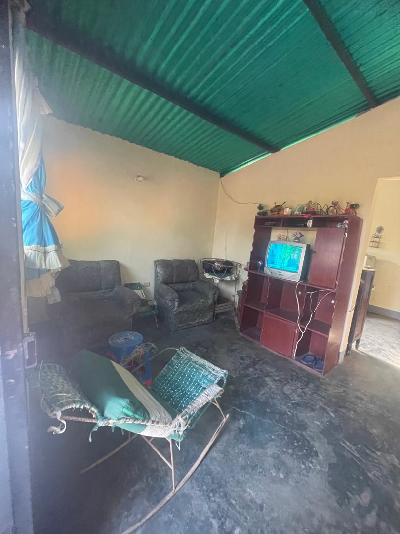 En Venta Casa con amplio terreno ubicada en Guanare, Sector Mesa Alta vía principal, Guanare, Portuguesa, Venezuela - Imagen 16