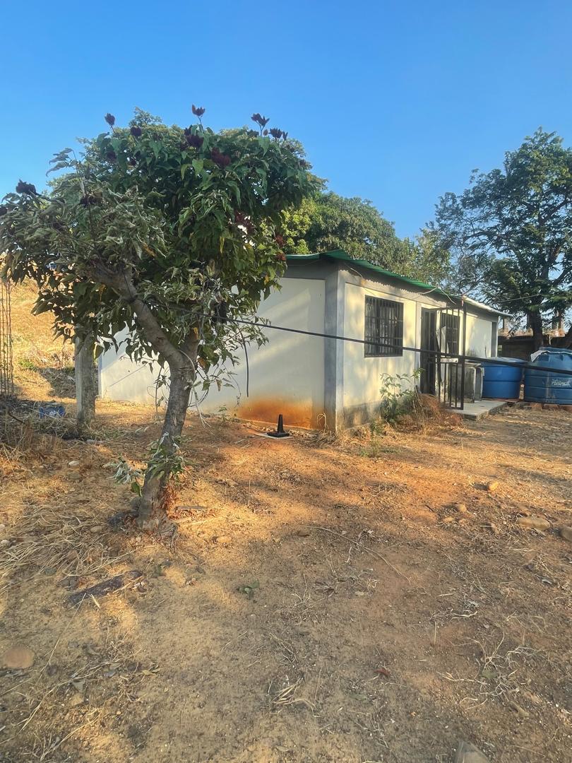 En Venta Casa con amplio terreno ubicada en Guanare, Sector Mesa Alta vía principal, Guanare, Portuguesa, Venezuela - Imagen 9
