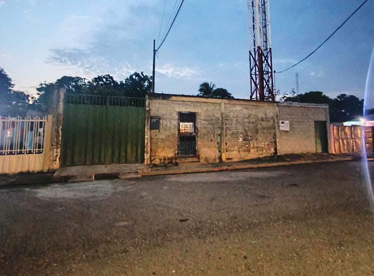 En Venta amplio Terreno y Anexo de 2 pisos, tipo estudio ubicado en el Sector El Progreso, Calle 16, Guanare, Portuguesa, Venezuela - Imagen 3