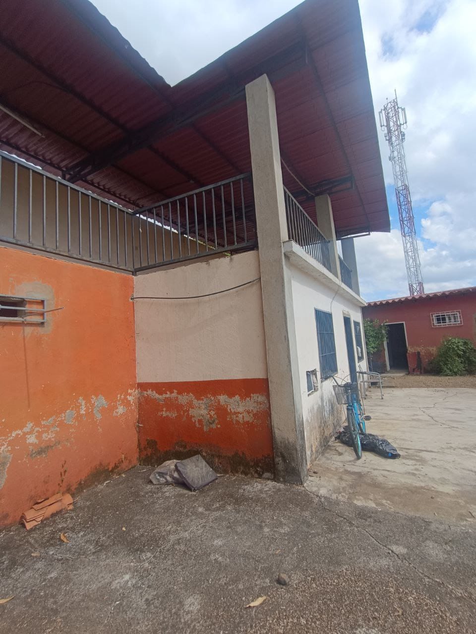 En Venta amplio Terreno y Anexo de 2 pisos, tipo estudio ubicado en el Sector El Progreso, Calle 16, Guanare, Portuguesa, Venezuela - Imagen 10