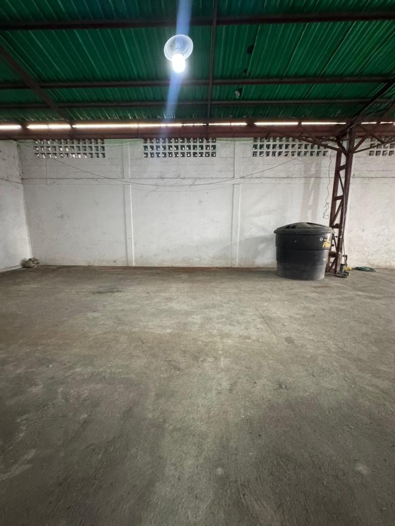 En Venta Galpón ubicado en la Avenida Simón Bolívar frente al hotel La Fontana, Guanare, Portuguesa, Venezuela - Imagen 8