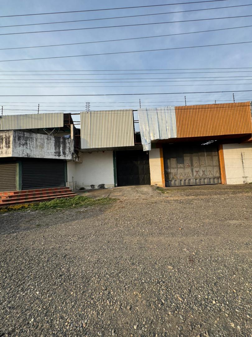 En Venta Galpón ubicado en la Avenida Simón Bolívar frente al hotel La Fontana, Guanare, Portuguesa, Venezuela - Imagen 4