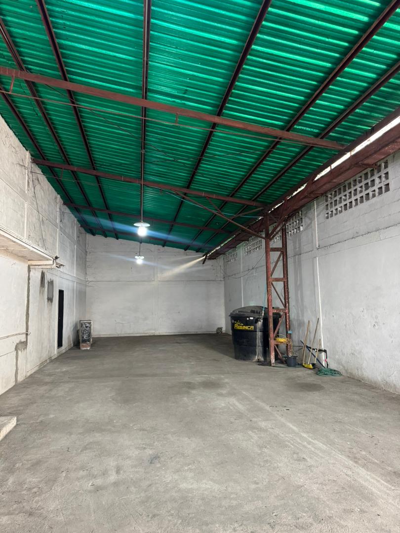 En Venta Galpón ubicado en la Avenida Simón Bolívar frente al hotel La Fontana, Guanare, Portuguesa, Venezuela - Imagen 6