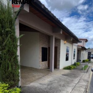 En Venta Casa ubicada en Guanare, Conjunto Residencial Curazao Village, Av. Seminario, Urb. Colinas de Curazao, Guanare, Portuguesa, Venezuela