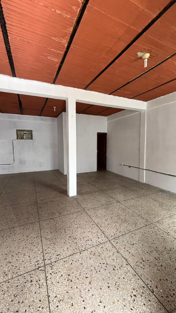 En Alquiler Local Comercial ubicado en Guanare, calle 15, entre carreras 11 y 12, sector El Cementerio, Guanare, Portuguesa, Venezuela - Imagen 2