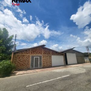 En Venta Hermosa Casa Quinta de dos plantas con Caney ubicada en Guanare, Sector Quebrada de la Virgen, Av. Principal vía al Santuario, Sector La Mora, Guanare, Portuguesa, Venezuela
