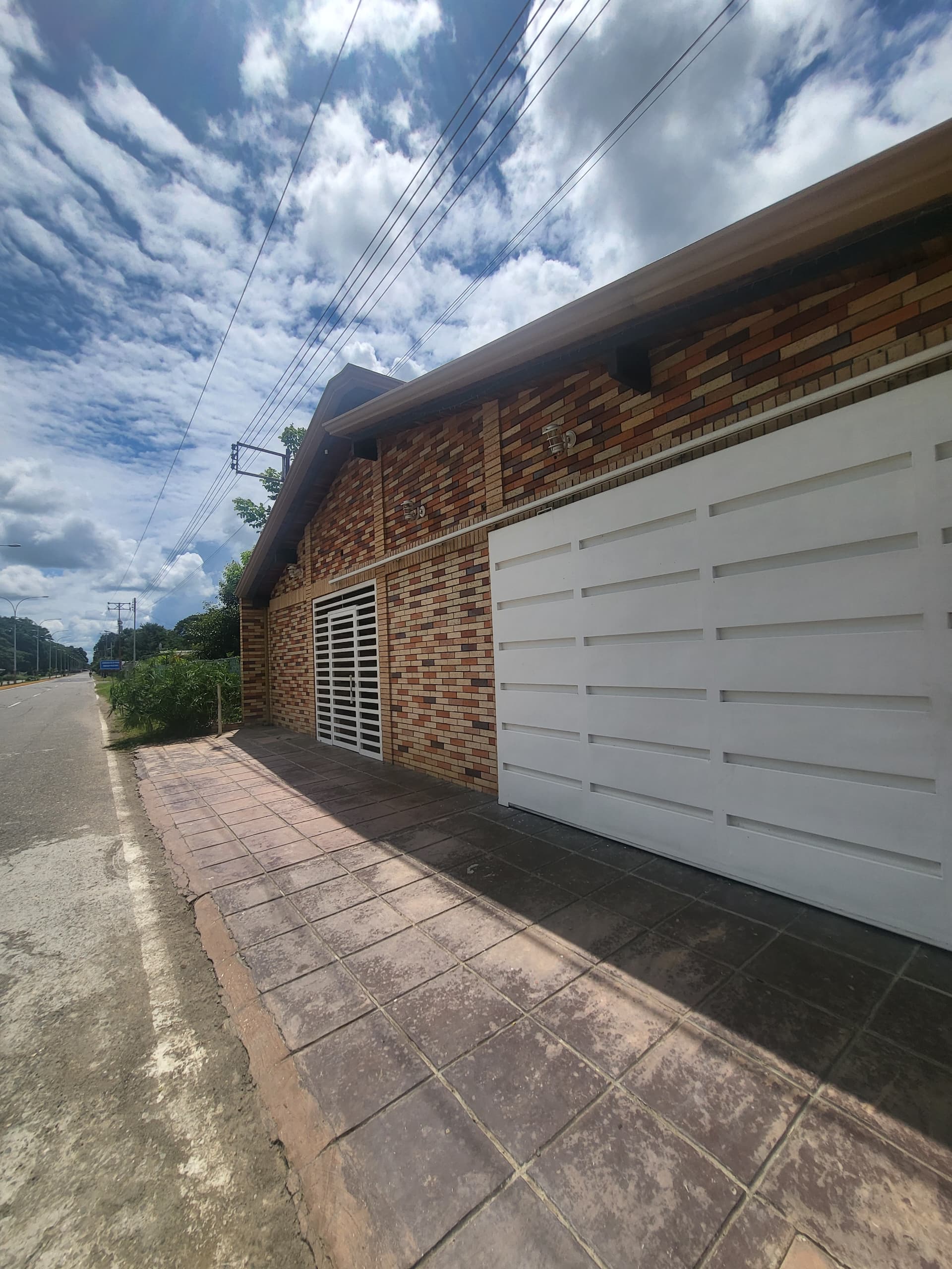 En Venta Hermosa Casa Quinta de dos plantas con Caney ubicada en Guanare, Sector Quebrada de la Virgen, Av. Principal vía al Santuario, Sector La Mora, Guanare, Portuguesa, Venezuela - Imagen 4