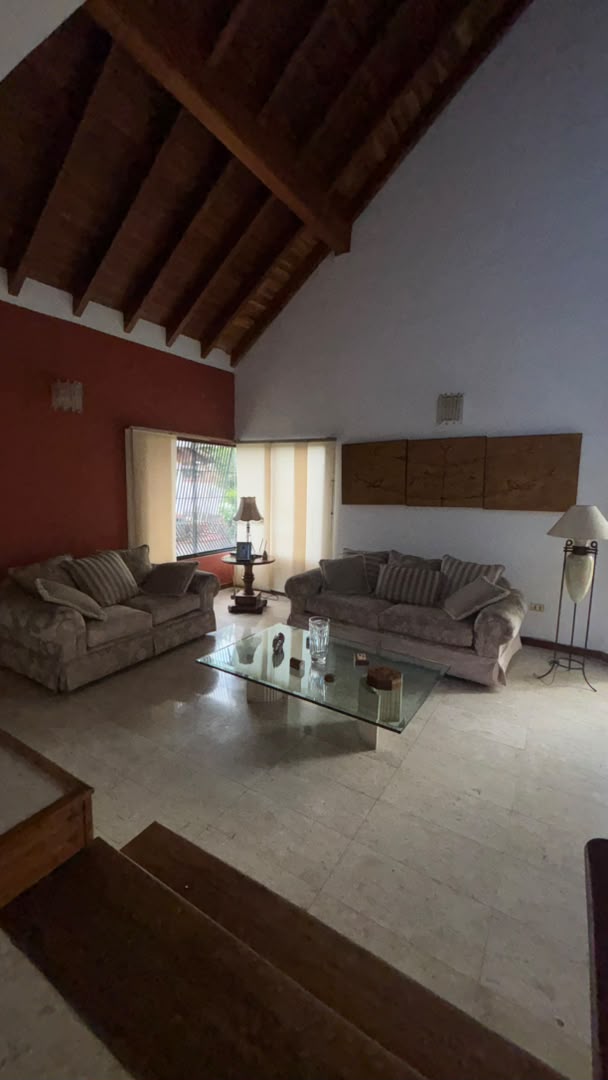 En Venta dos Casas con amplia parcela de terreno ubicadas en el Sector La Colonia, parte alta, Guanare, Portuguesa, Venezuela - Imagen 8
