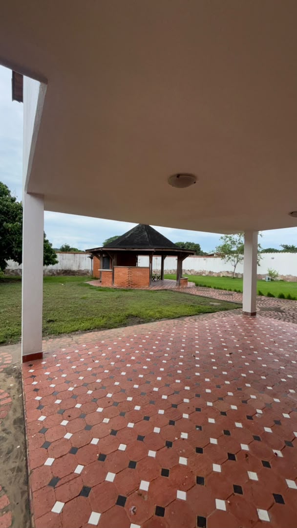 En Venta dos Casas con amplia parcela de terreno ubicadas en el Sector La Colonia, parte alta, Guanare, Portuguesa, Venezuela - Imagen 24