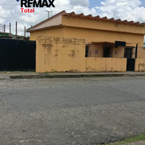 En venta Casa con terreno Propio, ubicada en el sector la Arenosa, Esquina Carrera 9 con calle 10. Guanare, Portuguesa.