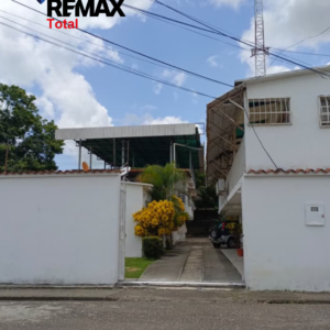 En Venta Conjunto Residencial con amplio terreno propio, ubicado en el Sector Maturín II, Calle 6 entre carreras 14-15, Casa Nro 14-35, Guanare, Portuguesa.