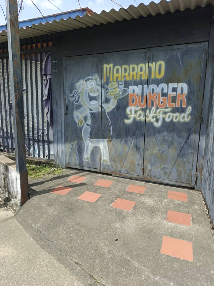 En Venta Casa con Local Comercial con amplio Terreno propio, ubicada en Guanare, Avenida Juan Fernández de León, Primera Entrada Sector Sucre, Guanare, Portuguesa, Venezuela - Imagen 10