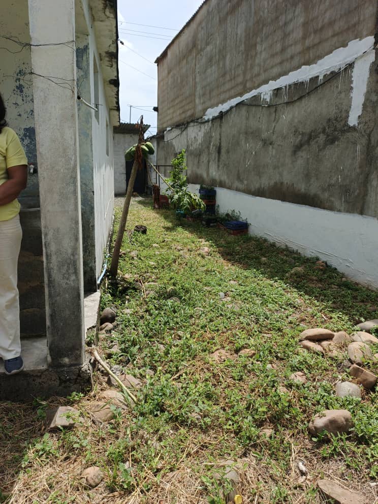 En Venta Casa con Local Comercial con amplio Terreno propio, ubicada en Guanare, Avenida Juan Fernández de León, Primera Entrada Sector Sucre, Guanare, Portuguesa, Venezuela - Imagen 4