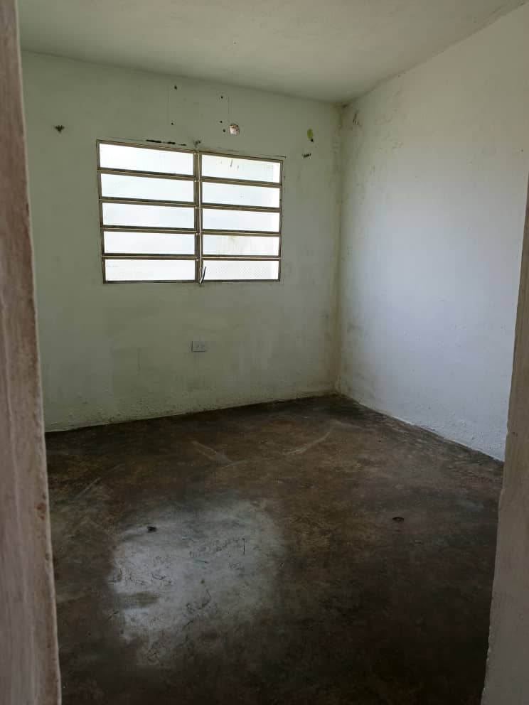 En Venta Casa con Local Comercial con amplio Terreno propio, ubicada en Guanare, Avenida Juan Fernández de León, Primera Entrada Sector Sucre, Guanare, Portuguesa, Venezuela - Imagen 7