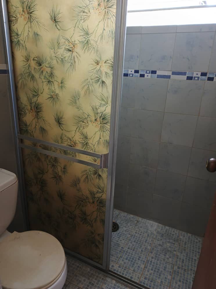 En Venta Casa con Local Comercial con amplio Terreno propio, ubicada en Guanare, Avenida Juan Fernández de León, Primera Entrada Sector Sucre, Guanare, Portuguesa, Venezuela - Imagen 8