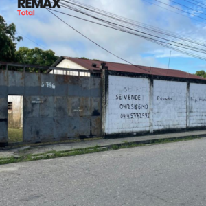 En Venta terreno propio cercado de 2.244 mts2, con sencilla construcción, al lado del Club Italo Venezolano, ubicada en el Sector A, Apamatal, Guanare, Portuguesa, Venezuela