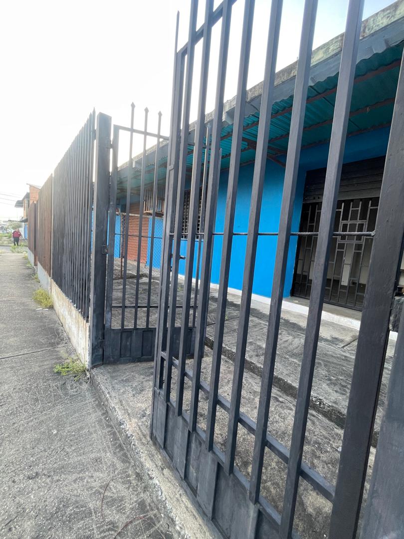 En Alquiler Local Comercial ubicado en Guanare, Sector Maturín, Carrera 12, Calle 4, Guanare, Portuguesa, Venezuela. - Imagen 10