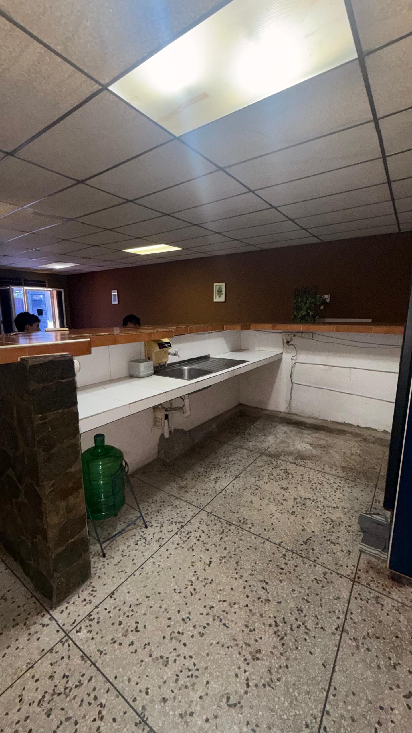 En Alquiler Restaurante ubicado en Guanare, Carrera 6, final Nº 0-65, sector Coromoto, Guanare estado Portuguesa Venezuela. - Imagen 9